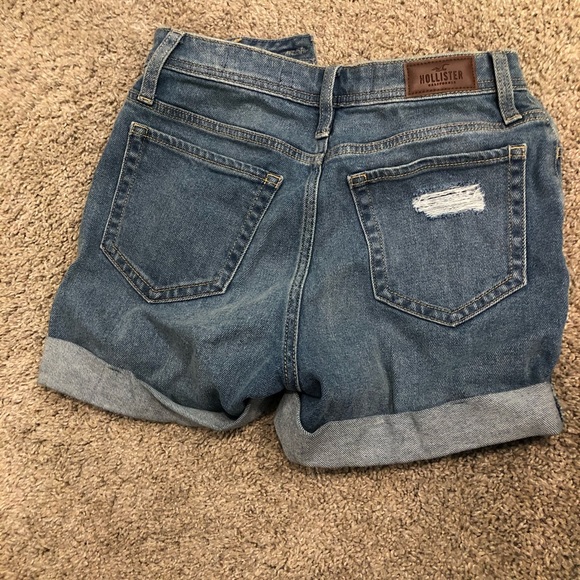 Hollister Mom Jean Shorts - Picture 2 of 4